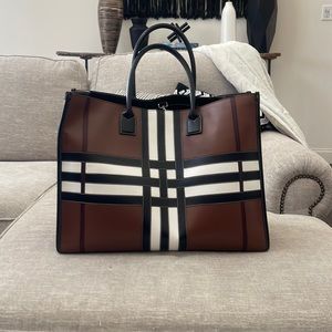 BURBERRY -  Exaggerated Check Leather Tote